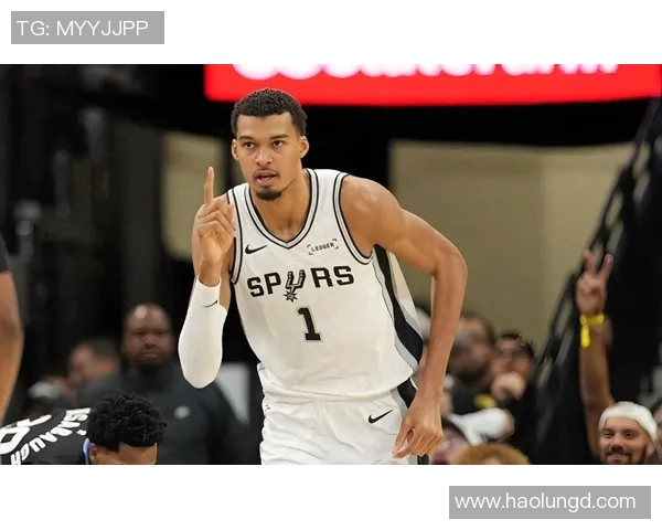 马刺与凯尔特人激战正酣NBA经典对决再度上演球迷期待的巅峰对决