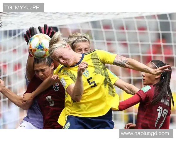 加拿大女足与瑞典队激战正酣谁将晋级国际赛场的巅峰对决
